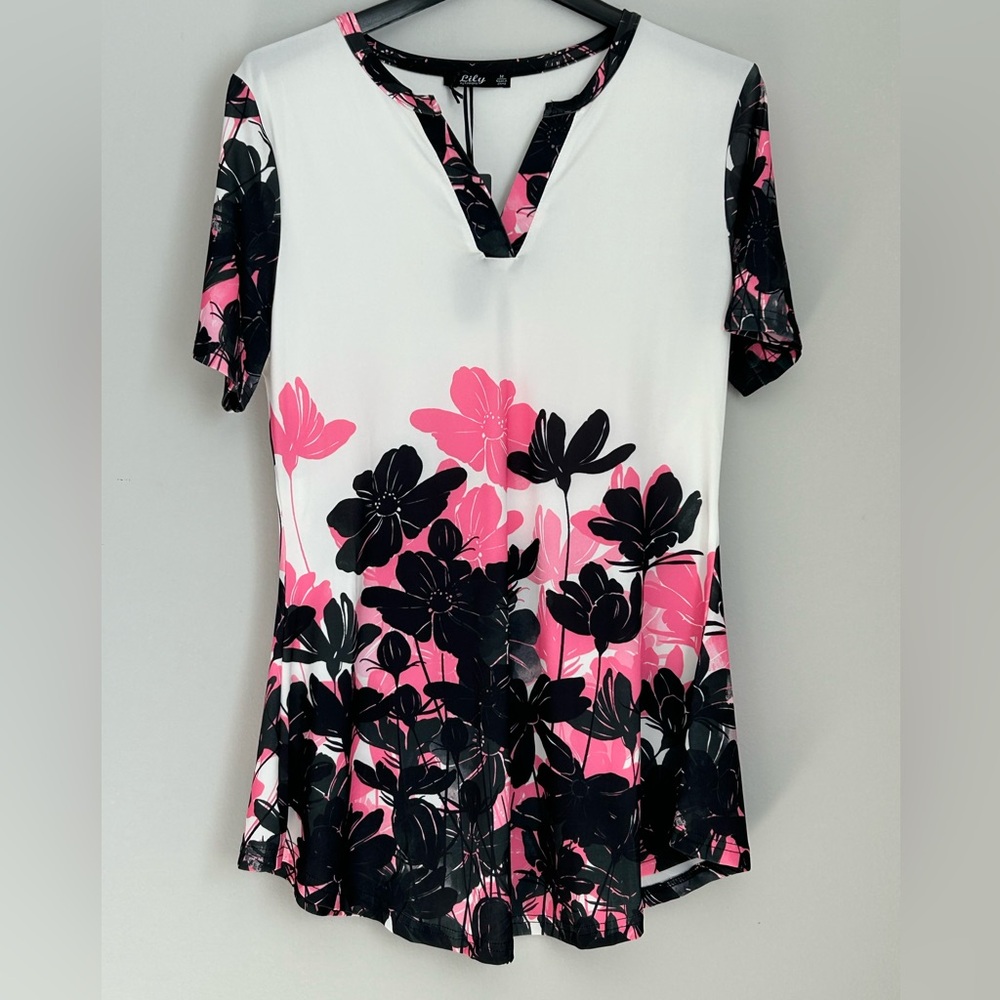 NWT Lily by Firmiana Pink & Black Floral Tunic Top - Size Medium